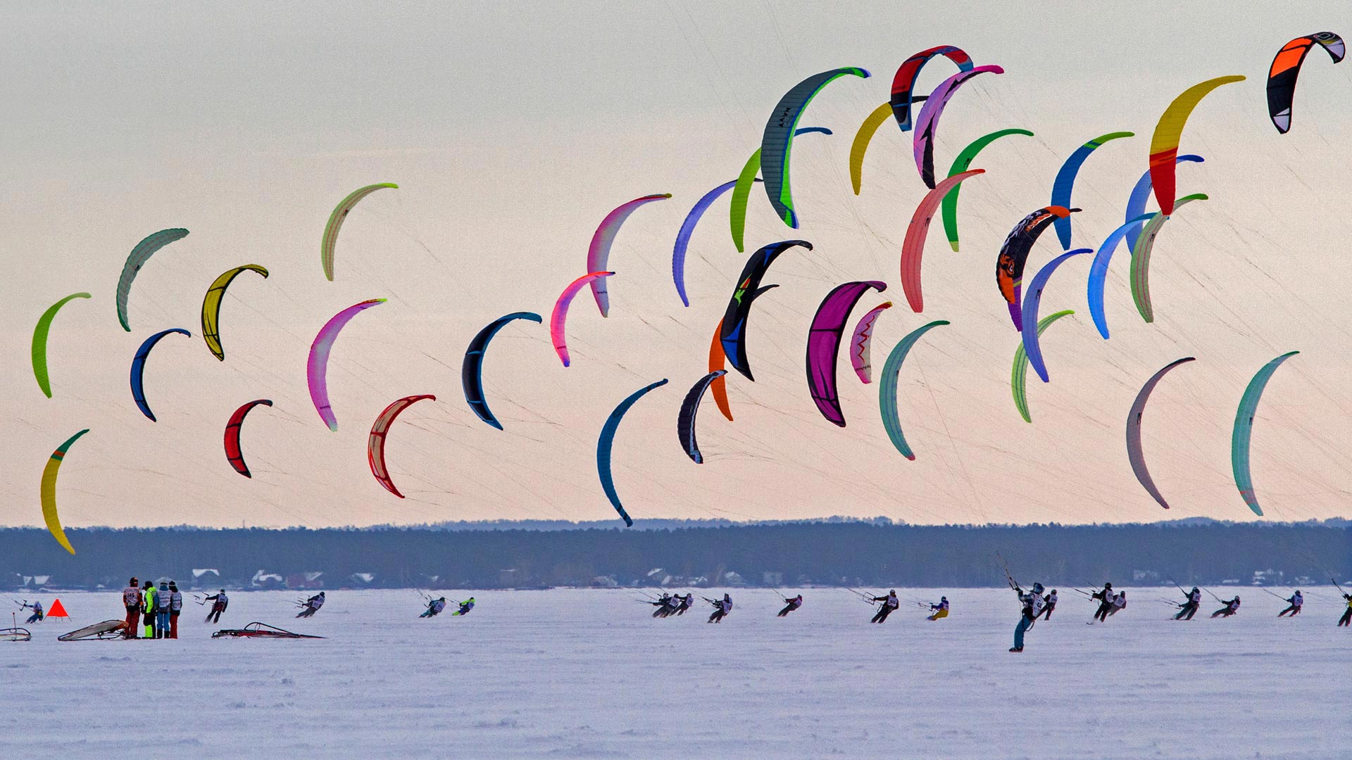西伯利亚杯 冬季风筝冲浪比赛 俄罗斯新西伯利亚 必图网