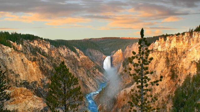 黄石下瀑布，黄石国家公园，怀俄明州，美国